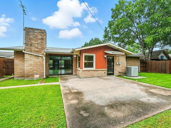 11832  High Valley Drive , Dallas Texas 75234