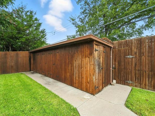 11832  High Valley Drive , Dallas Texas 75234