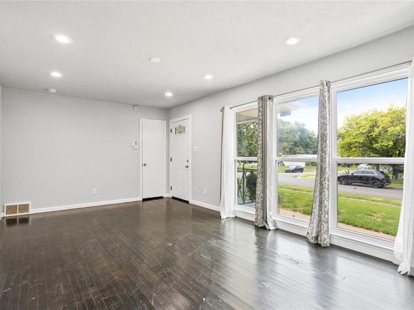 10450  Sandra Lynn Drive , Dallas Texas 75228