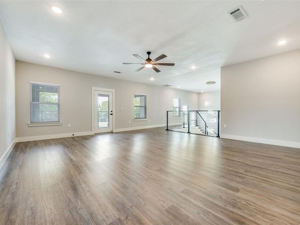 1026 N Tatum Avenue , Dallas Texas 75211