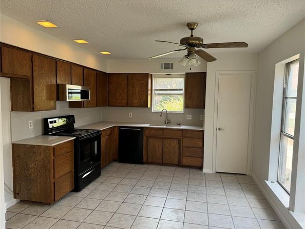 2119  Stone Moss Lane , Grapevine Texas 76051