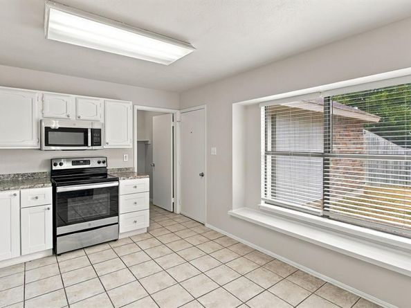 125  Rustic Ridge Drive , Garland Texas 75040