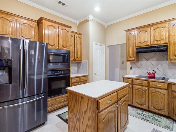 1112  Badbury Lane , Grand Prairie Texas 75052
