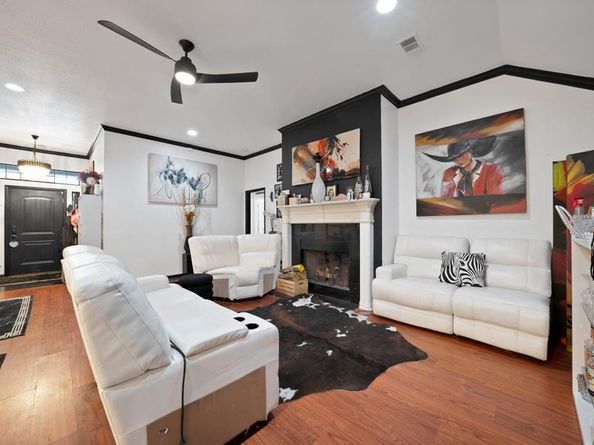 2716  Rochelle Point , Irving Texas 75062