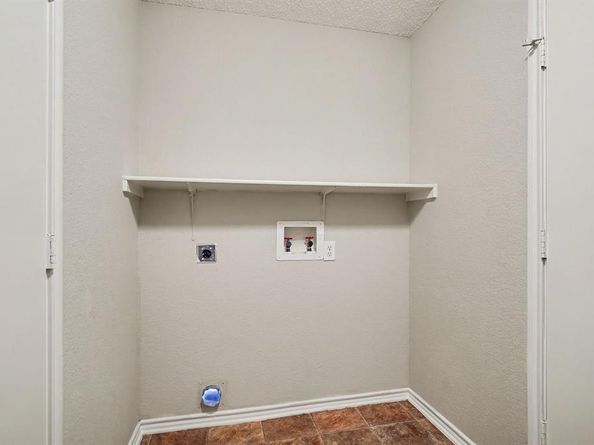 5233  Blue Circle , Haltom City Texas 76137
