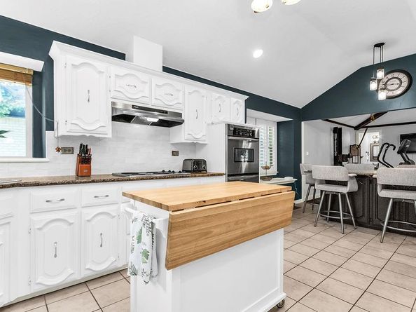 10139  Cherry Tree Drive , Dallas Texas 75243