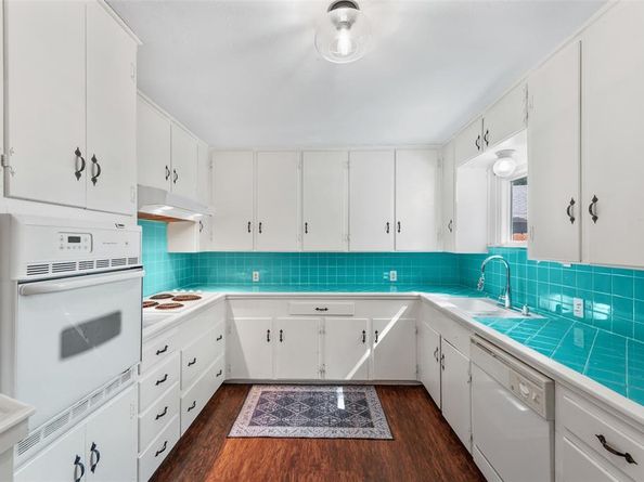 1121  Hudgins Avenue , Fort Worth Texas 76111