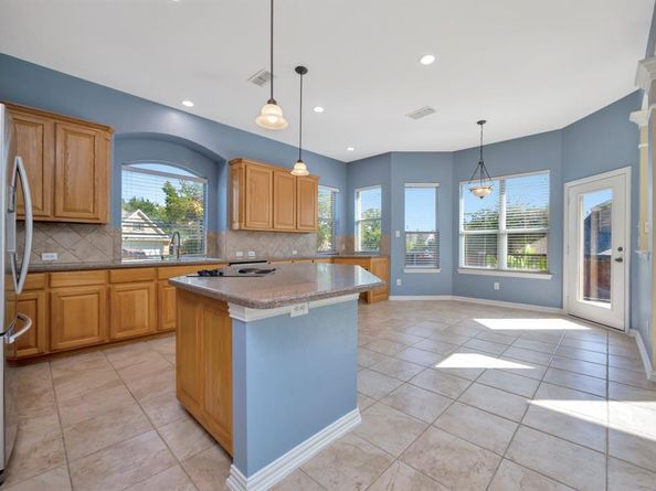 956  Water Oak Drive , Grapevine Texas 76051