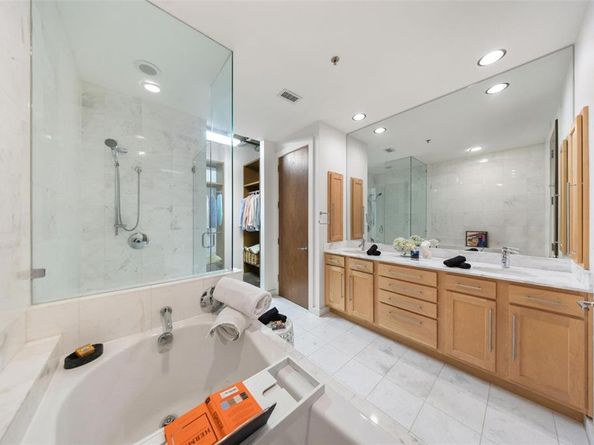 3030  Bryan Street  207, Dallas Texas 75204