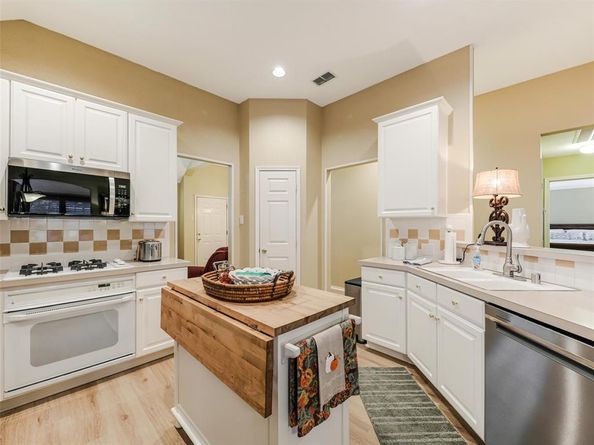 9021  Azinger Drive , Plano Texas 75025