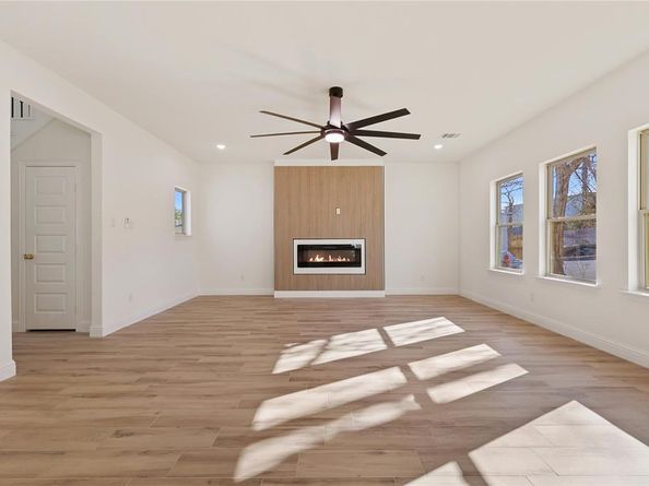 1608  Avenue D  , Fort Worth Texas 76104