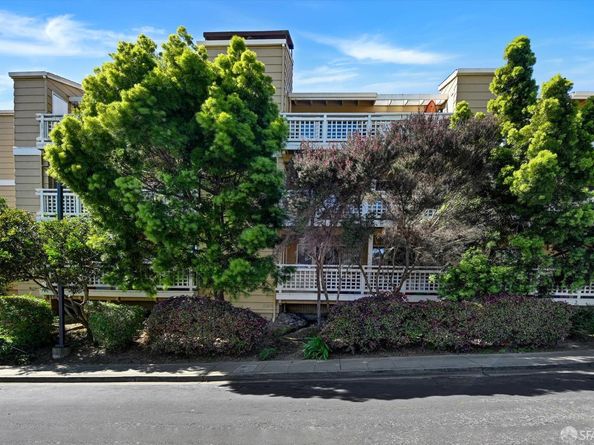 306 Oak Court, Daly City CA 94014