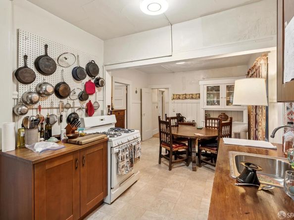 2732 Parker Street, Berkeley CA 94704