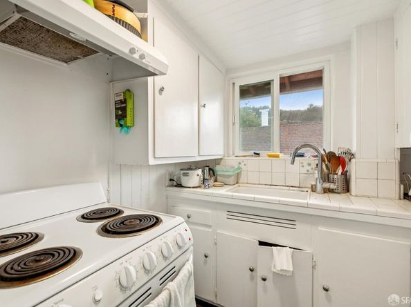 2732 Parker Street, Berkeley CA 94704