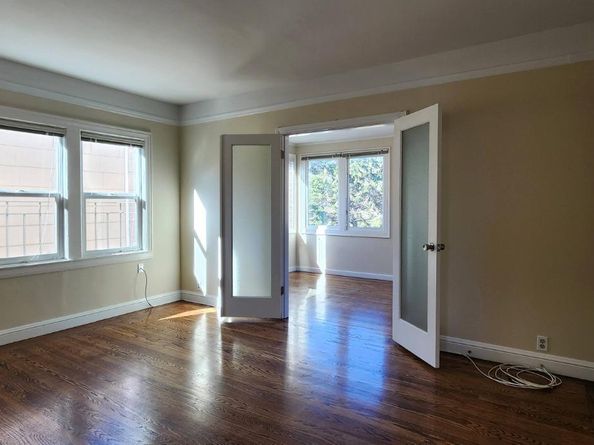 4317 Lincoln Way, San Francisco CA 94122