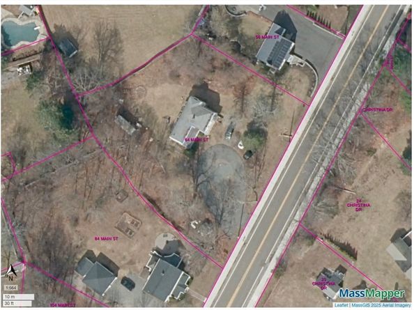 64 Main St, Walpole MA 02081
