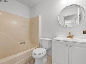 410 Fellsview Terrace 415, Stoneham MA 02180