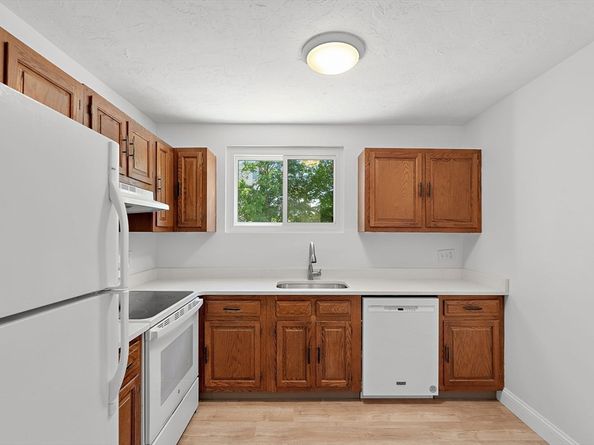 410 Fellsview Terrace 415, Stoneham MA 02180