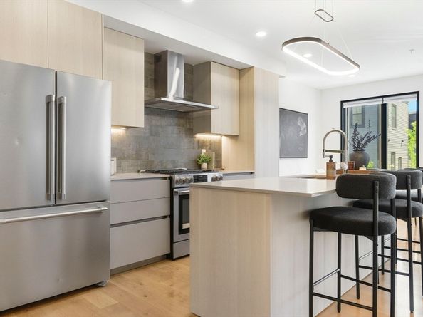 187-191 Condor St 5, Boston MA 02128