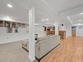 16 Mars Dr, Shrewsbury MA 01545