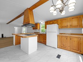 50 Park Ave, Sturbridge MA 01566