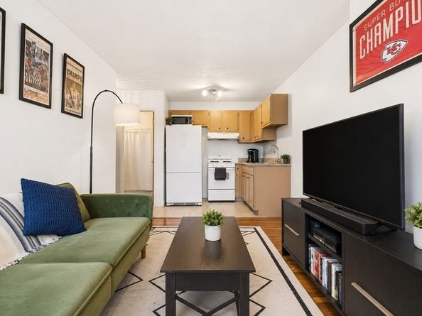 130 Emerson St 32, Boston MA 02127