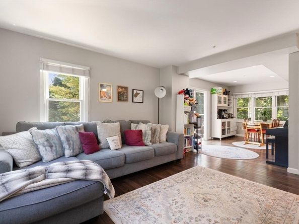 54 Crescent Ave N, Boston MA 02125