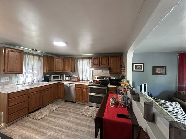 19 Granite St, Uxbridge MA 01569