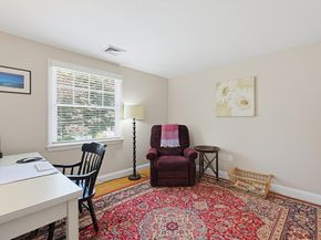 16 Mansion Rd, Wakefield MA 01880