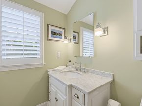 16 Mansion Rd, Wakefield MA 01880