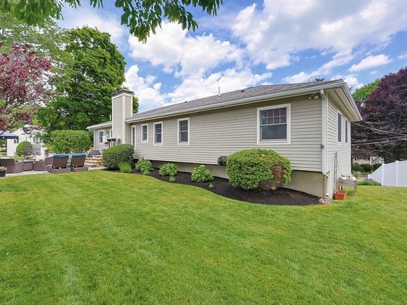 16 Mansion Rd, Wakefield MA 01880