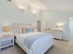 16 Mansion Rd, Wakefield MA 01880