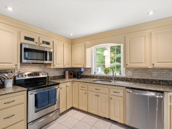15 Killeen Road, Walpole MA 02032