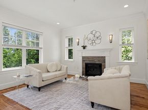 5 Clarks Hill Ln 5, Framingham MA 01702