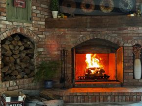 272 Eastford Rd, Southbridge MA 01550