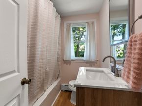 31 Acorn St, Middleboro MA 02346