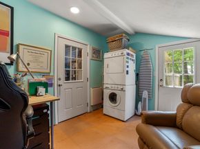 31 Acorn St, Middleboro MA 02346