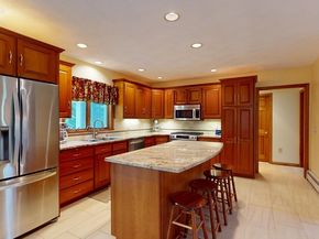 17 James Ave, Middleton MA 01949