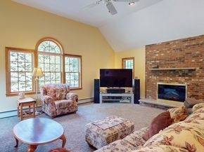 17 James Ave, Middleton MA 01949