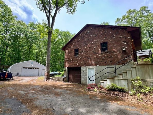 64 Number 10 Schoolhouse Rd, Charlton MA 01507