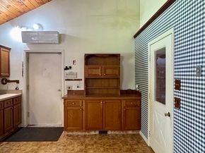 64 Number 10 Schoolhouse Rd, Charlton MA 01507