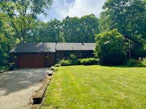 64 Number 10 Schoolhouse Rd, Charlton MA 01507
