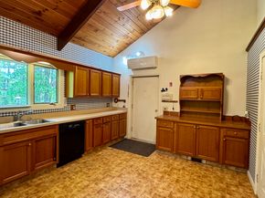 64 Number 10 Schoolhouse Rd, Charlton MA 01507