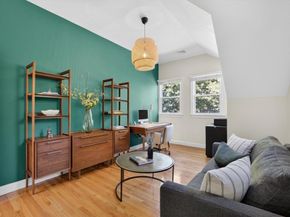 36 Roosevelt Rd 36, Lexington MA 02420