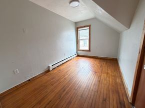 127 Austin St, Worcester MA 01609
