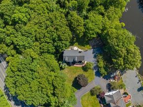 128 Memorial Dr, Shrewsbury MA 01545