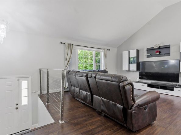22 Columbia Ave, Fitchburg MA 01420