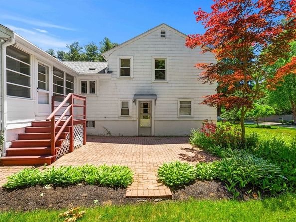 15 Pleasant St, Burlington MA 01803