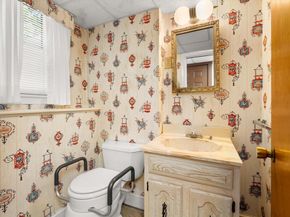 15 Pleasant St, Burlington MA 01803