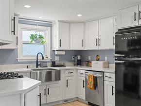 9 Mayflower Ave, Weymouth MA 02191